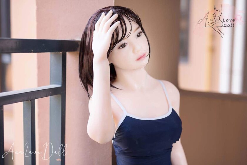 Poupée TPE 6YE 150 cm visage 43