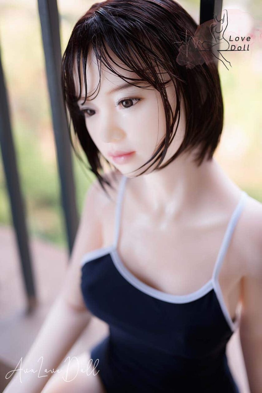 Poupée TPE 6YE 150 cm visage 43