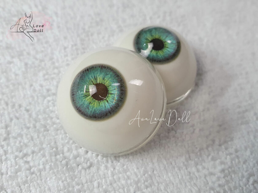 Green Eyes 13