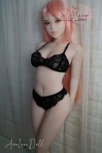 Ensemble lingerie noireAttention, la lingerie noire peut déteindre sur votre poupée. Nous conseillons de toujours faire des tests préalables avant de les lui faire porter.