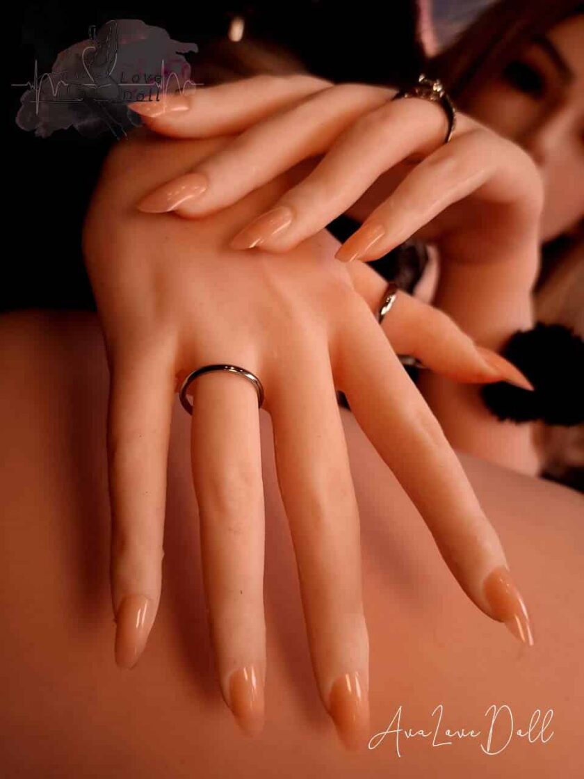 Future Doll F25 Poupée sexuelle silicone 165 cm bonnet C 30