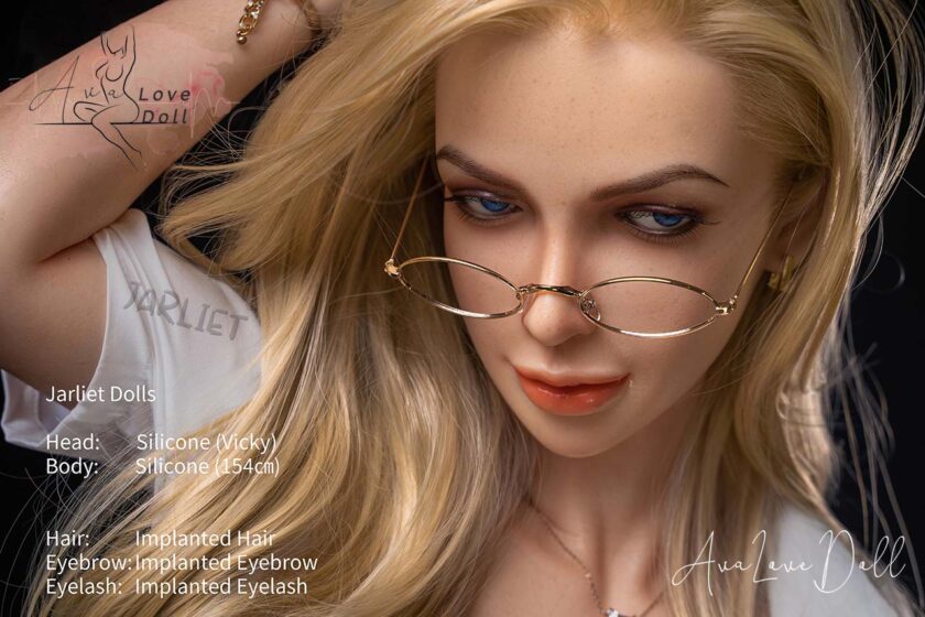 Poupée silicone Jarliet Vicky | 154 cm Bonnet C – Image 9
