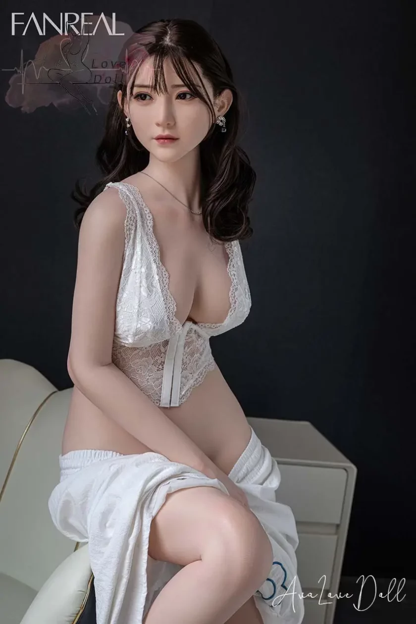 Sexdoll Fanreal-Poupee-Silicone-162-cm-bonnet-C-Xue