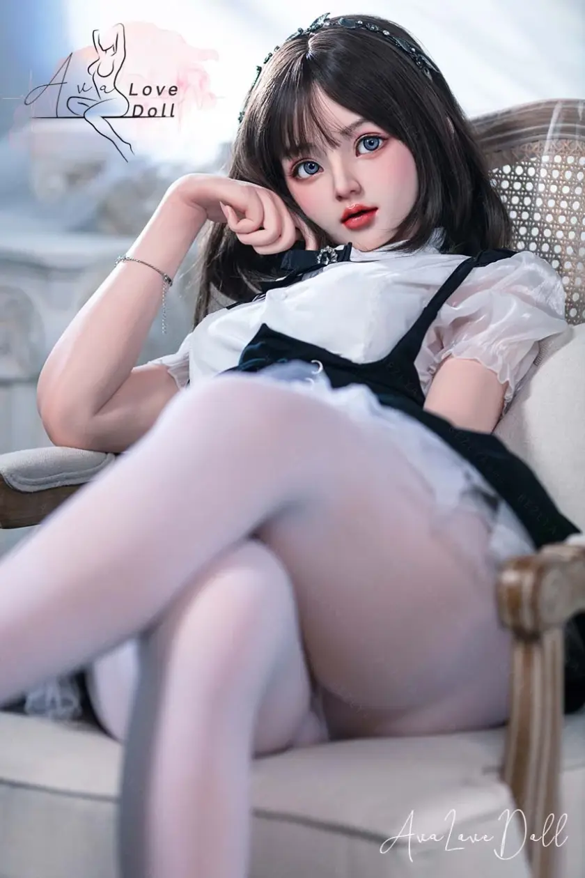 Bezlya Silicone Doll 155R Bonnet A Tête Convallaria Serie 2.1