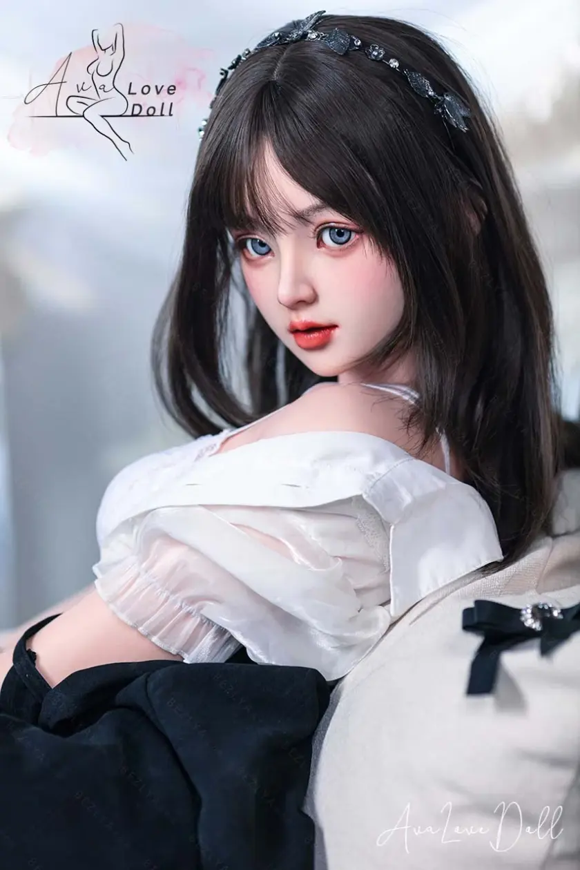 Bezlya Silicone Doll 155R Bonnet A Tête Convallaria Serie 2.1