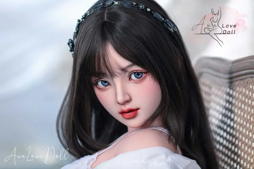 Bezlya Silicone Doll 155R Bonnet A Tête Convallaria Serie 2.1
