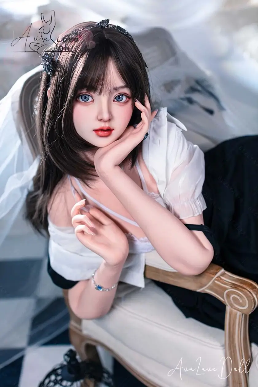 Bezlya Silicone Doll 155R Bonnet A Tête Convallaria Serie 2.1