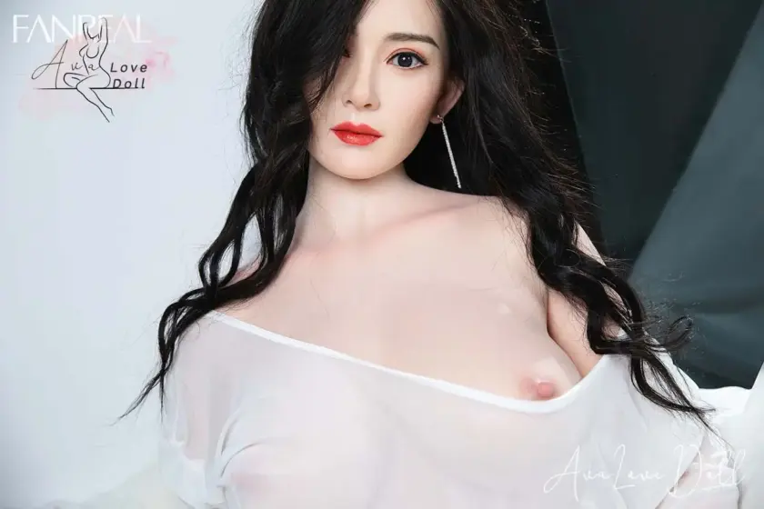Ling Fanreal poupée silicone 95 G