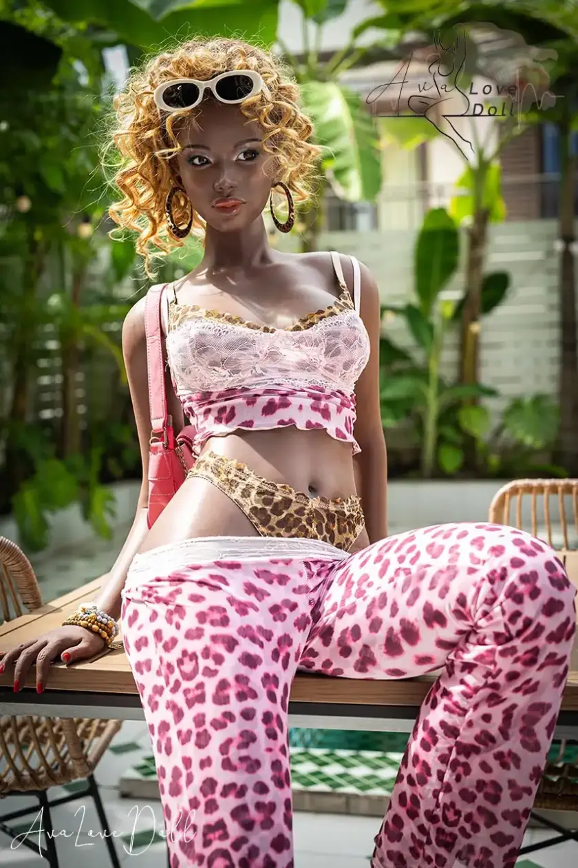 Poupée Starpery Takiyah | 169 cm Bonnet C – Image 13